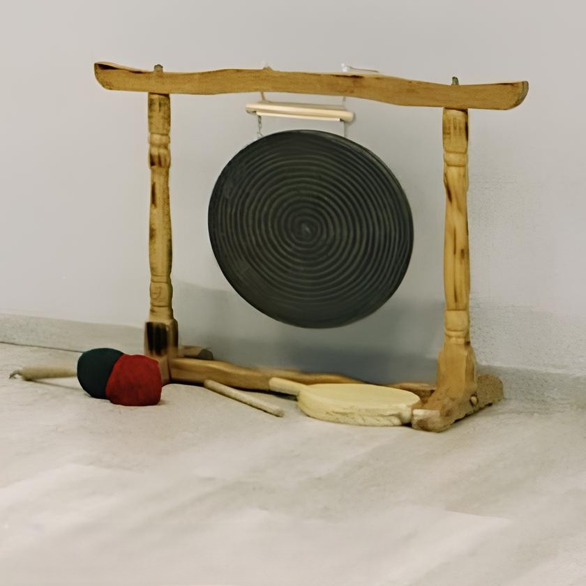 jing Großer Gong mit tiefem, resonantem Klang.